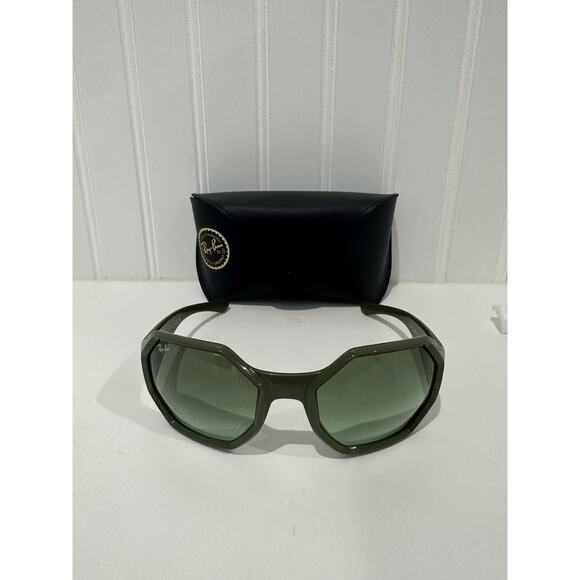 Ray-Ban RB 4337 6489/8E model in Military Green